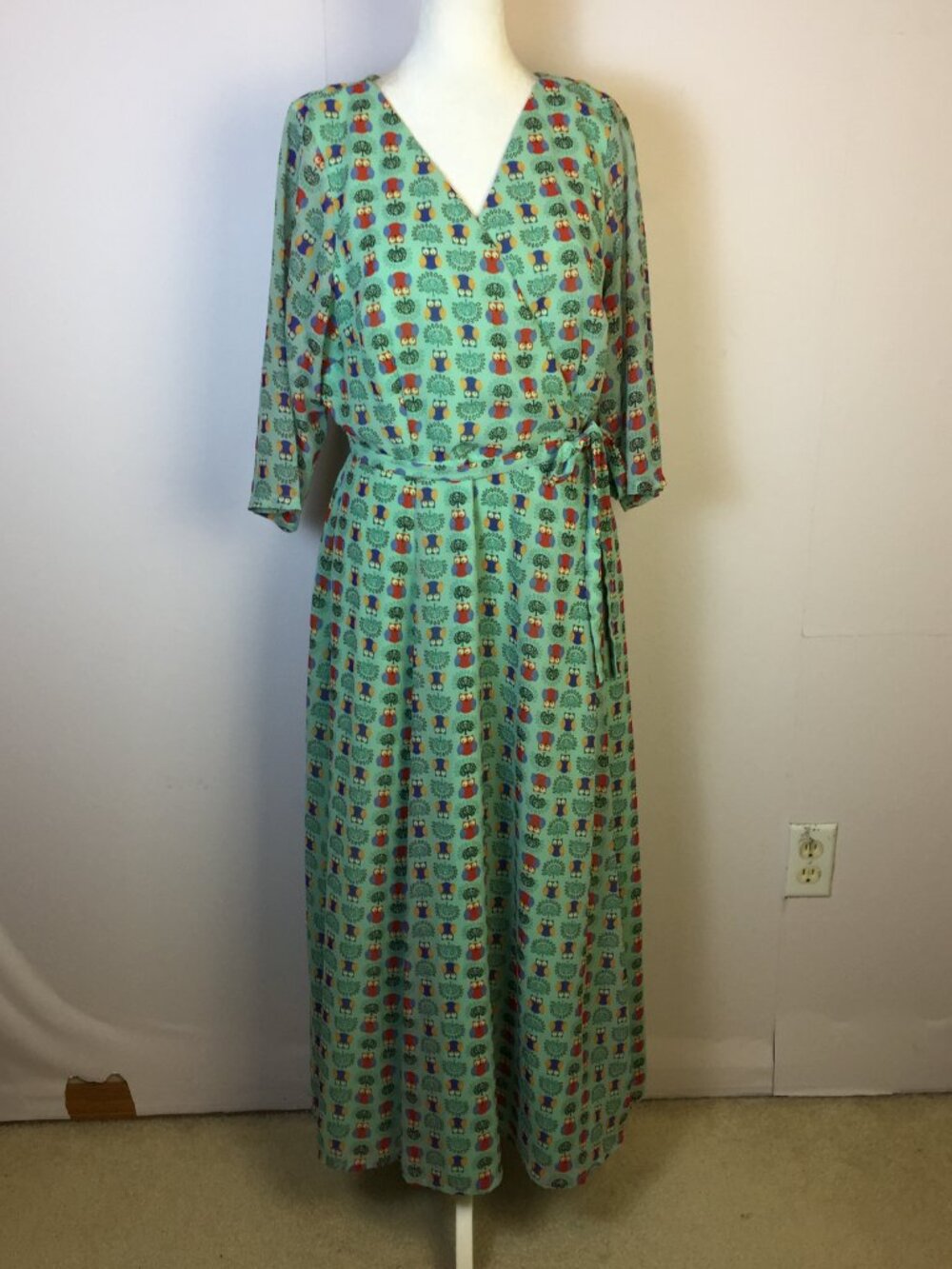 NWOT Eshakti Custom Maxi Wrap Dress Size L Womans Green Owl Print Pockets Lined